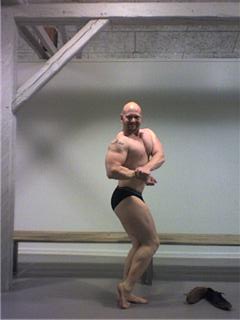 6921-sidechestjan.jpg