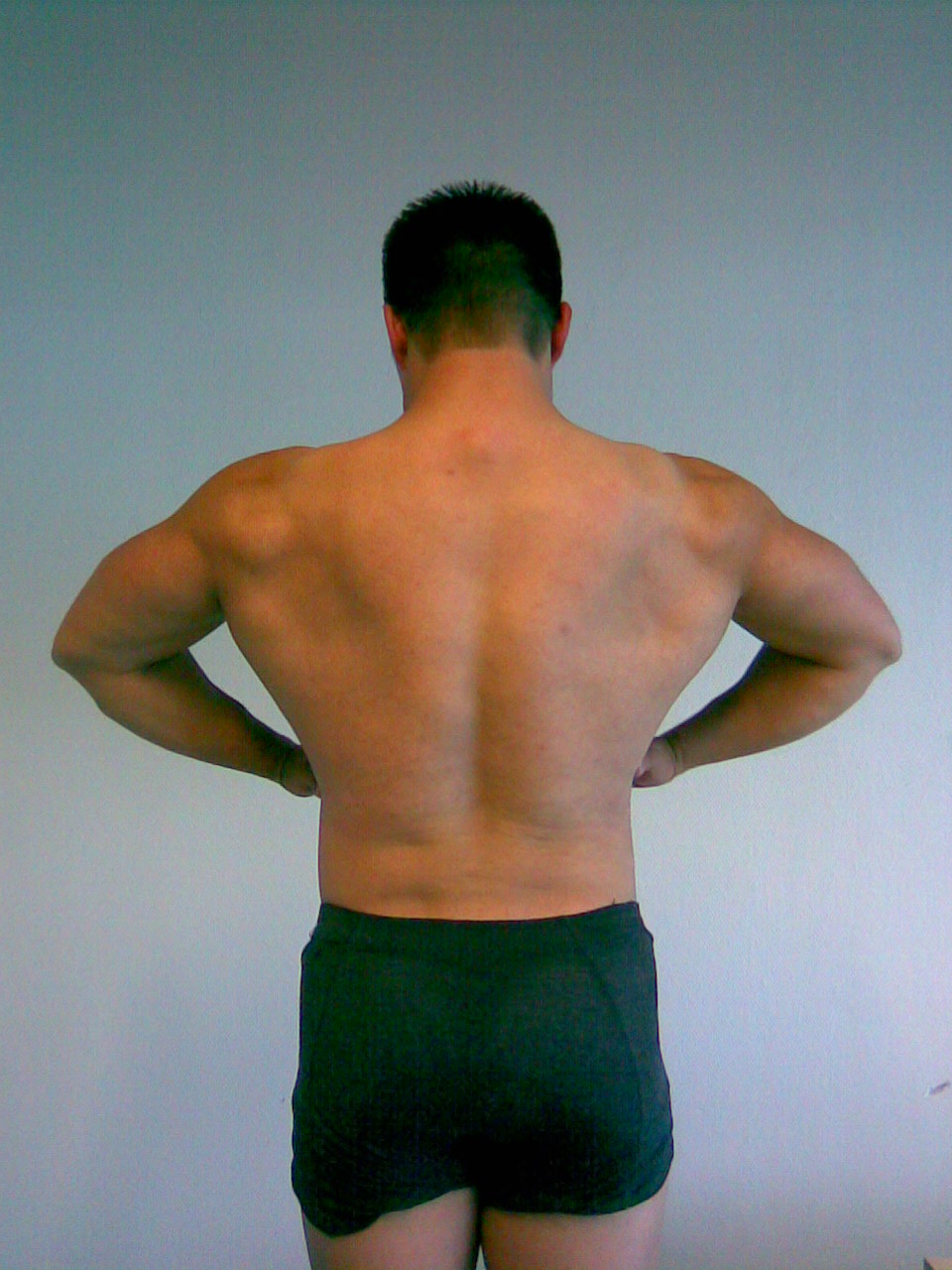 9974-07.08.08 back lats spread.jpg