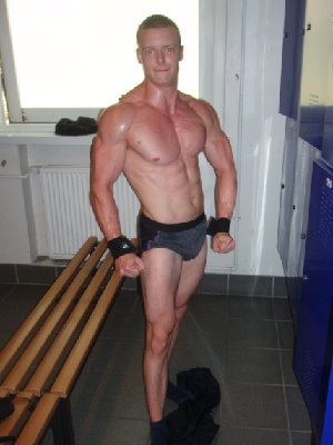 lille side pose.jpg