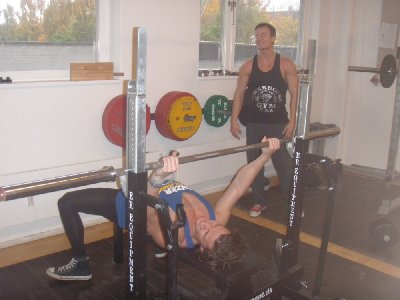 Smeden Heavy Benchpress.jpg