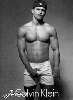 mark-wahlberg-calvin-klein.jpg