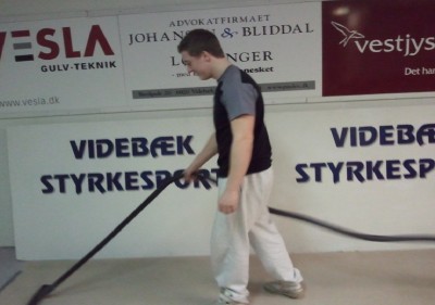 Lasse støvsuger.jpg