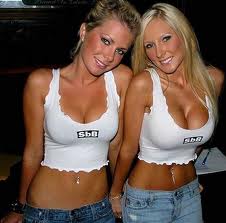 2Girlfriends.jpg