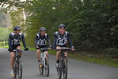 Hold 14. Jeg er helt til højre, Mads er med gule briller. Kristian i midten. / hold 14.JPG hold 14.JPG