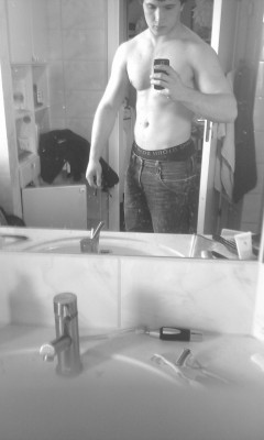 Shirtless.jpg