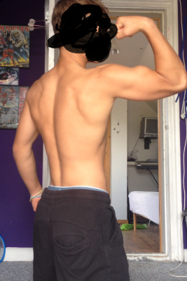 a- Højre biceps bagfra.PNG