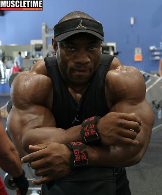 dexter-jackson-delts-07_20090828_1537666532.jpg