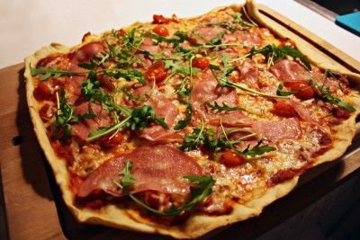 pizza mortadella.jpg
