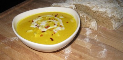 cremet-karrysuppe-med-blomkålsris-610x300.jpg