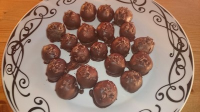 Marcipan kugler med mokka og baileys.jpg
