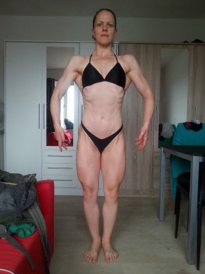 Frontpose3 kopi.jpg