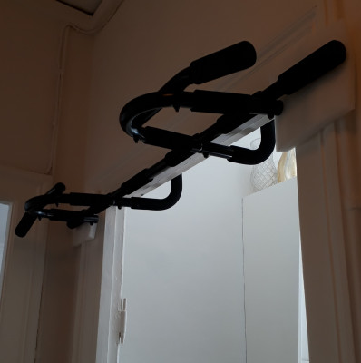 pullup_bar_resized.jpg