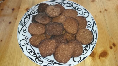 valnødde småkager med ingefær og kanel.jpg